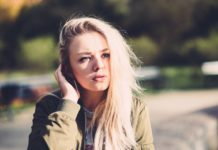 What Are The Signs Someone Is Lying To You: 11 Clear Indicators signs someone is lying