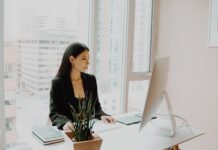 How To Behave Professionally At Workplace: 17 Strategies how to behave professionally at workplace