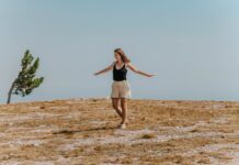 How To Know Who You Are: 14 Tips to Discover Your True Self how to know who you are