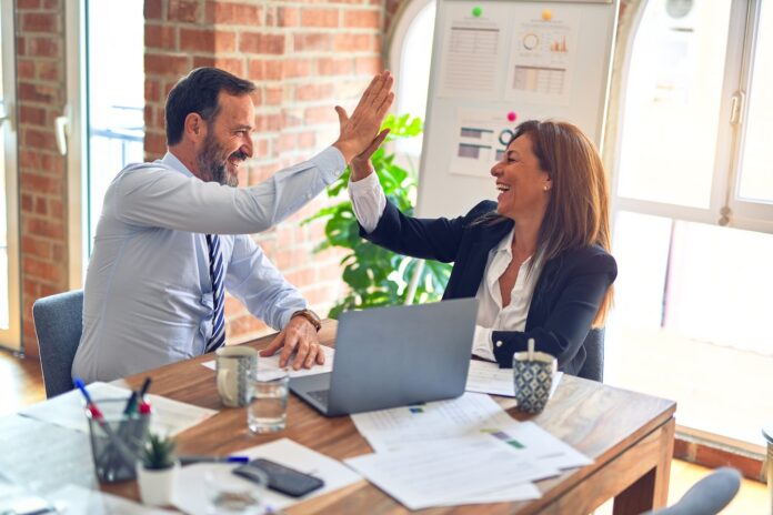 how to be a good manager and leader