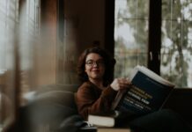 How To Deal With Know It All Person: 15-Step Guide how to deal with know it all person