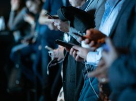 how to deal with FOMO (fear of missing out)